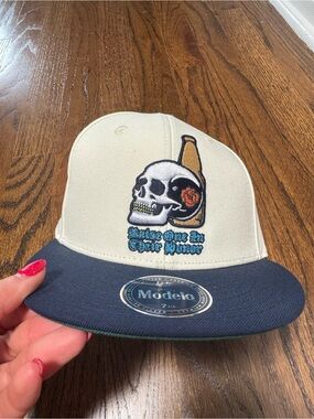 Modelo Branded Two-Tone Skull Patch Snapback Hat - Cream & Navy